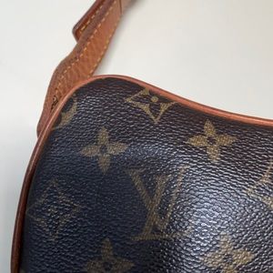 Authentic Louis Vuitton small bag